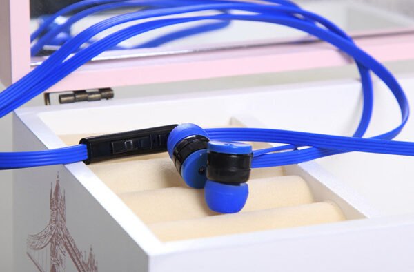 I779 Huastay headphones with wire-based universal earphones